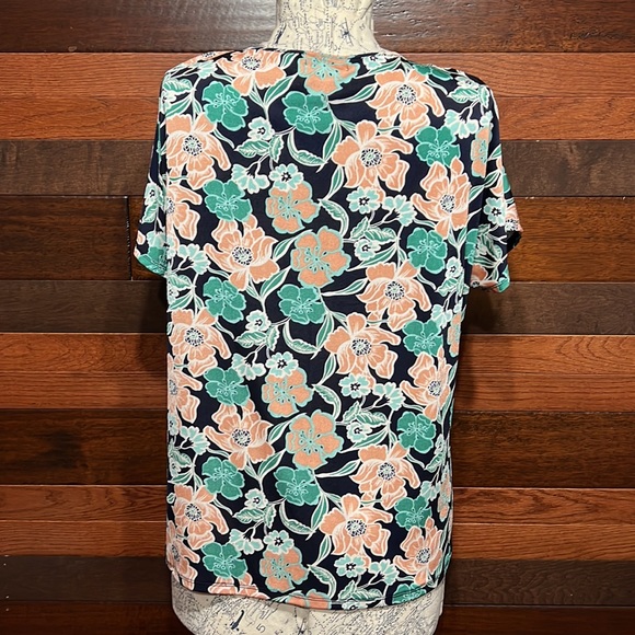 Jaclyn Smith Stretchy Scoop Neck Short Sleeve Metallic Floral Blouse Size XL - Picture 8 of 11